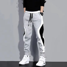 Calça Moleton Masculina com patchwork esportivo